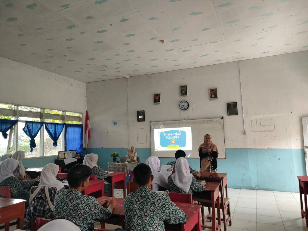 Pengabdian Masyarakat di SMA Negeri 4 Kabupaten Sigi: Kolaborasi Akademik untuk Pendidikan Menengah